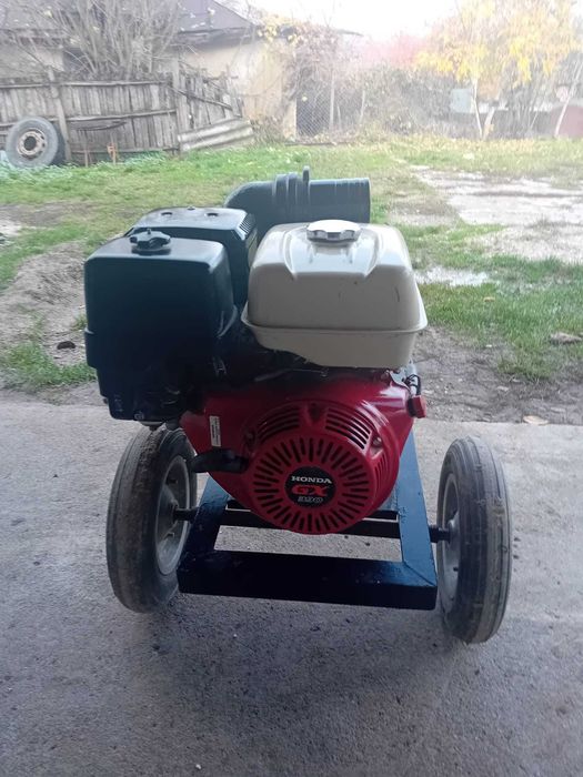 Motopompa honda aproape noua