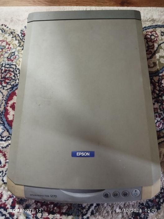 Notebook acer i3 + sumka, skaner