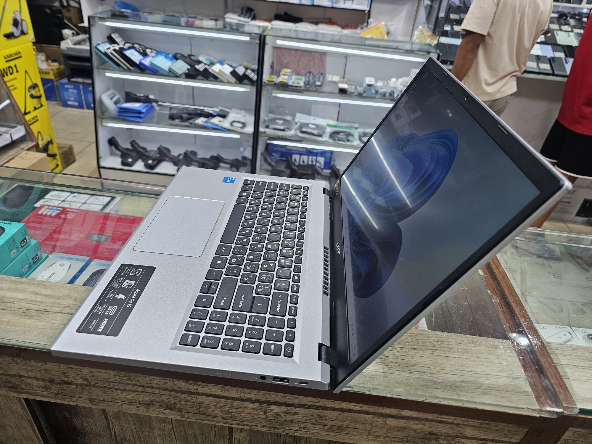 Acer Aspire Go 13-поколения в отличном состоянии!