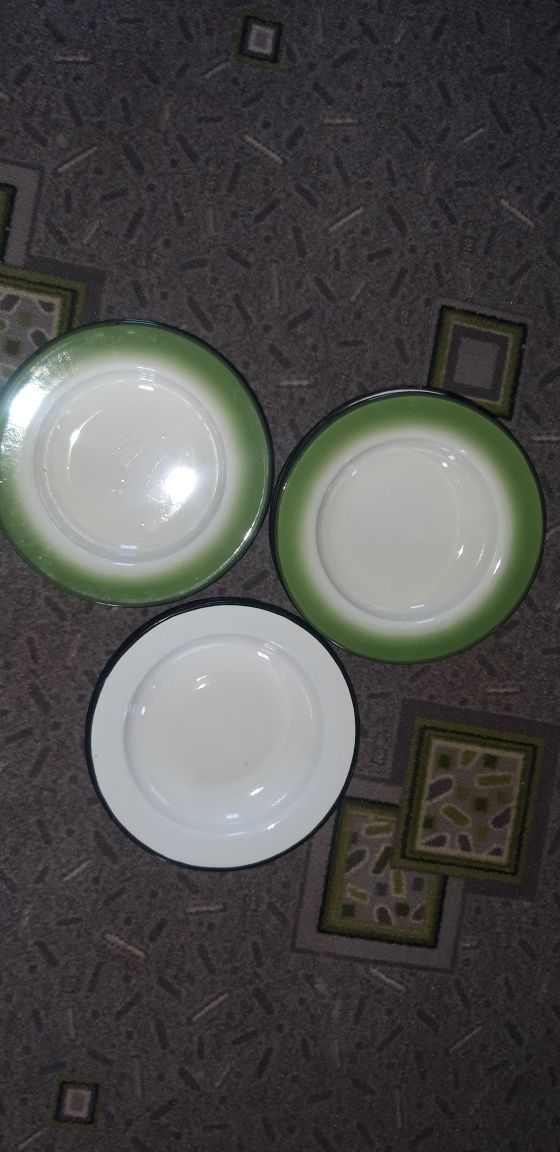 Эмалированная посуда тарелки полу глубокие