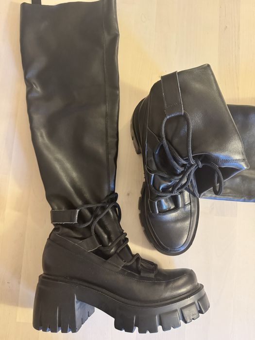 Дамски ботуши над коляното