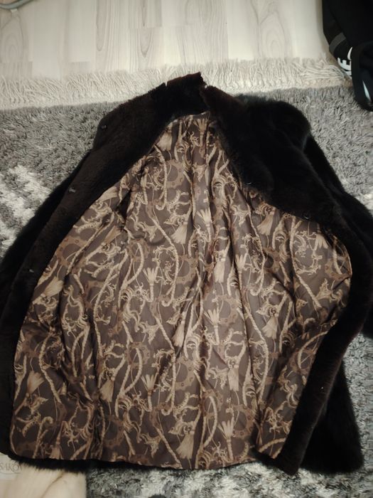 Vând haina de blana