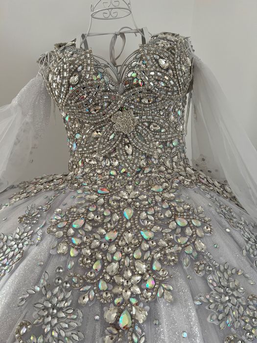 Rochie mireasă a fost purtată câteva ore doar plătită 1900€