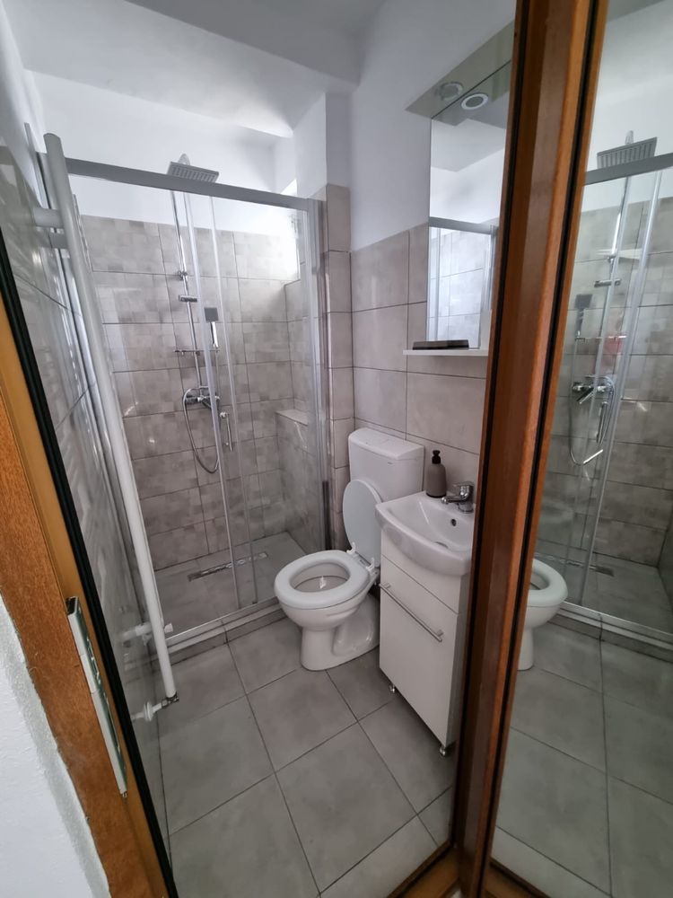 Inchiriez apartament