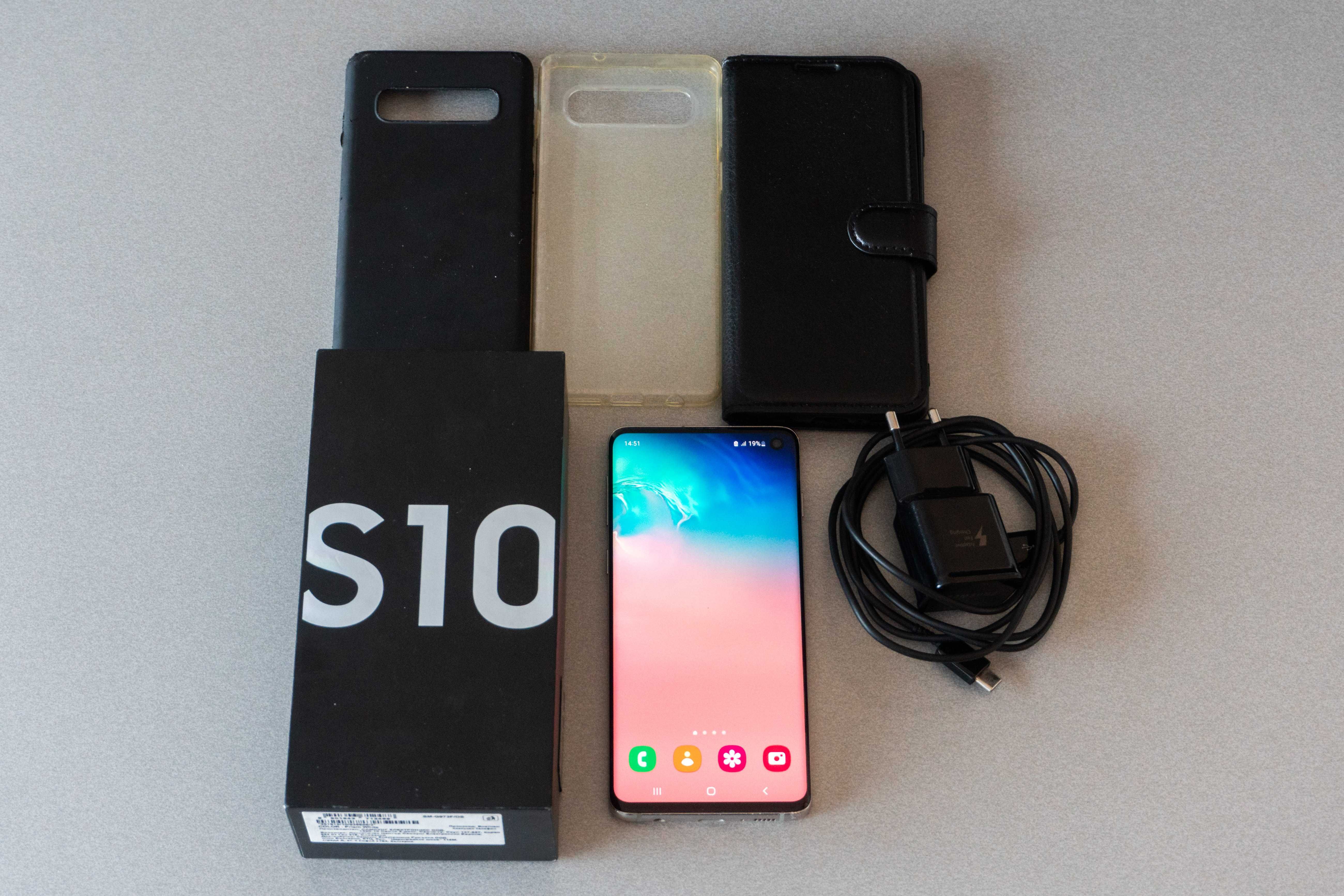 Телефон Samsung Galaxy S10