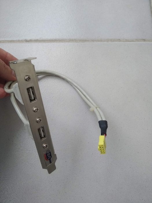 Placa adaptoare externa cu 2 porturi USB , cablu 30 cm