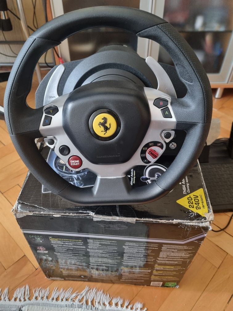 Thrustmaster tx racing wheel в много добро състояние