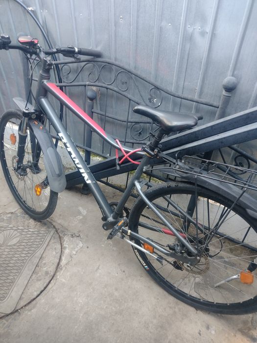 Bicicleta polivalentă în stare bună