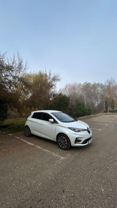 Inchiriez renault zoe ridesharing food delyveri