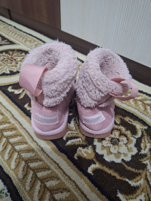 Ghetuțe Ugg fetițe roz
