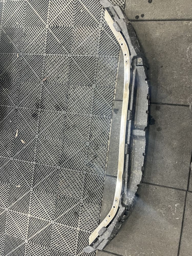 Spoiler , faruri , armatura bmw seria 1 f40 lci
