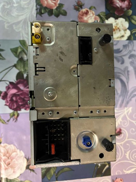 Navigație originală VW Touran MFD2 DVD – Funcțională, Cod inclus