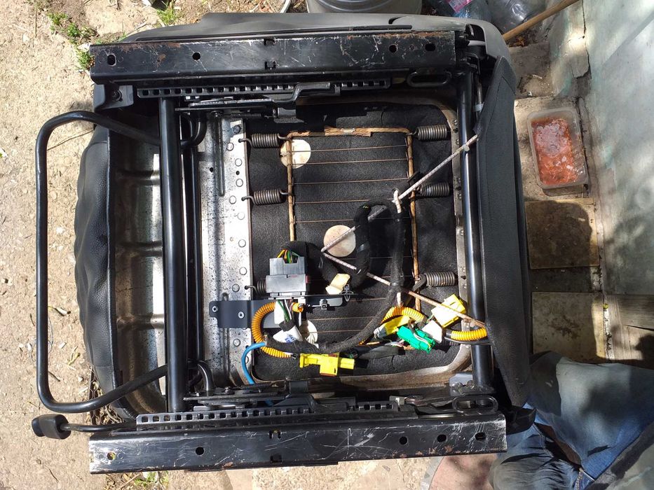 Scaune fata piele auto