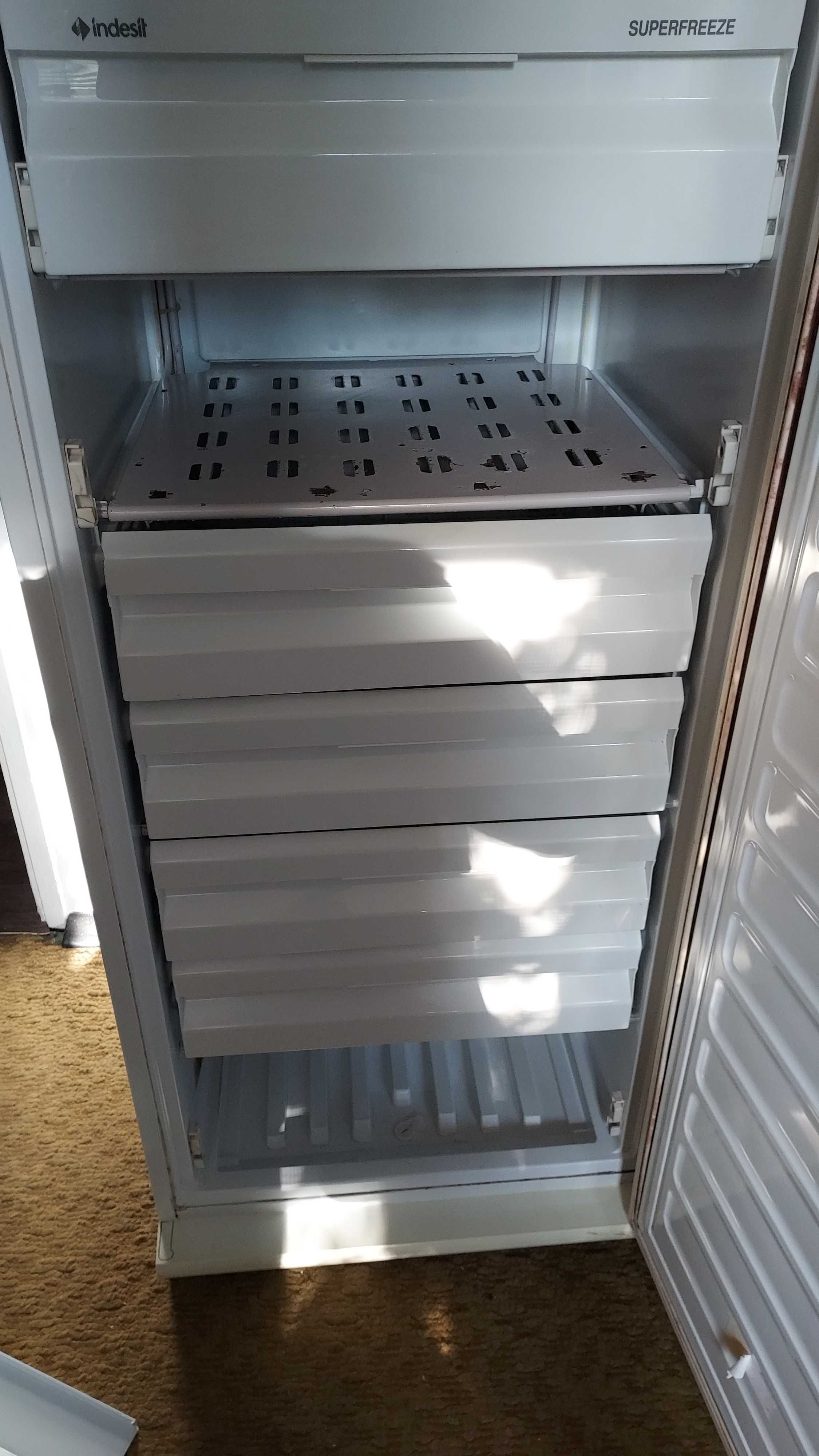 Стар модел Фризер Indesit