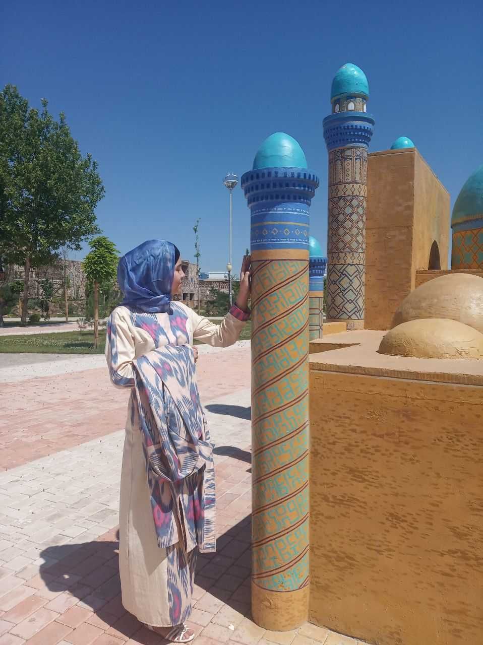 Национальная одежда Узбекистана.