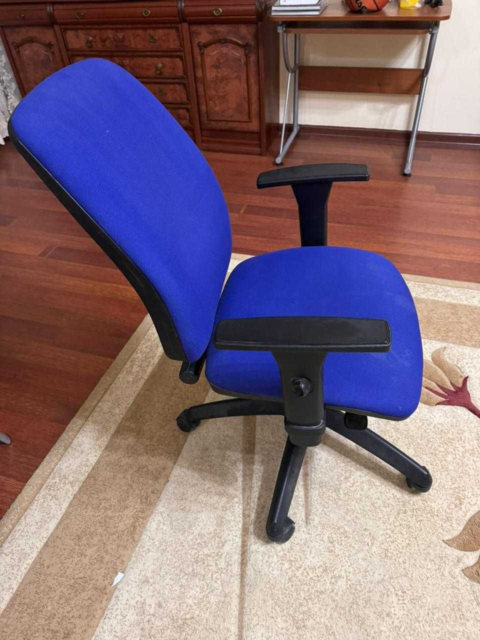 продается бу компьютерный стол вместе со стулом