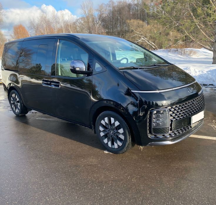 Аренда минивэна Hyundai Staria 2024 с водителем | VIP трансфер и туры