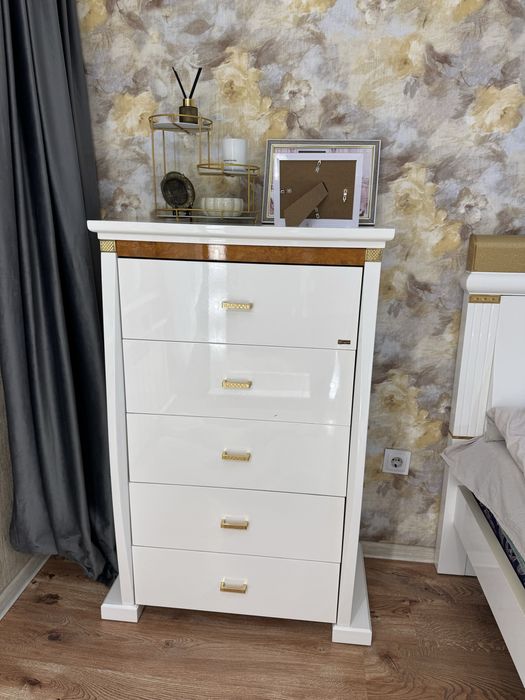 Продам спальный гарнитур