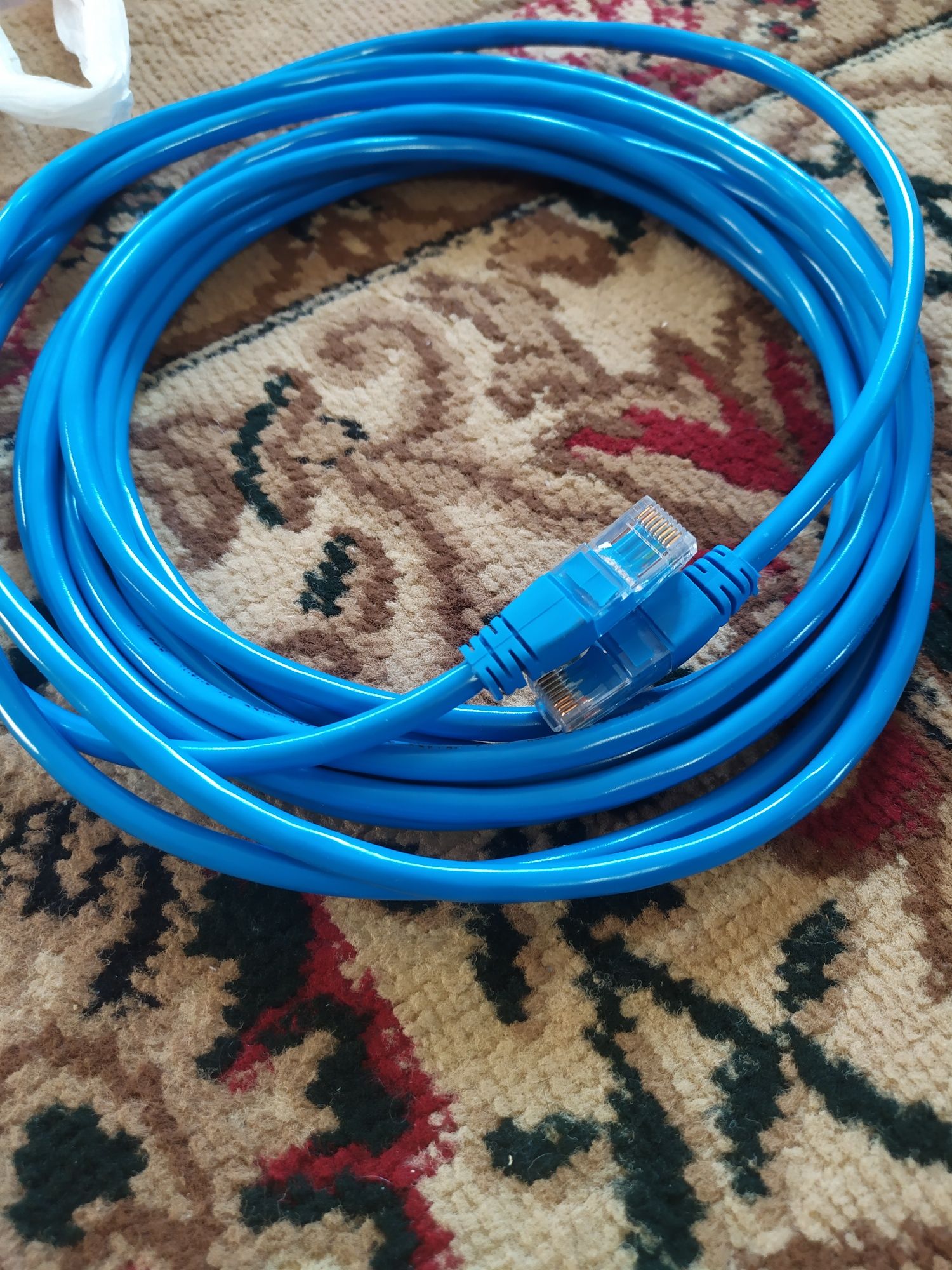 Сетевой кабель..