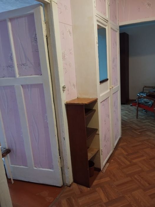 Продам 2 комн кв  7 школа 15400