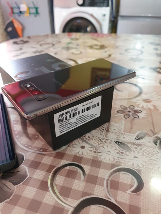 Vând Samsung Galaxy S10 Plus Ca Nou