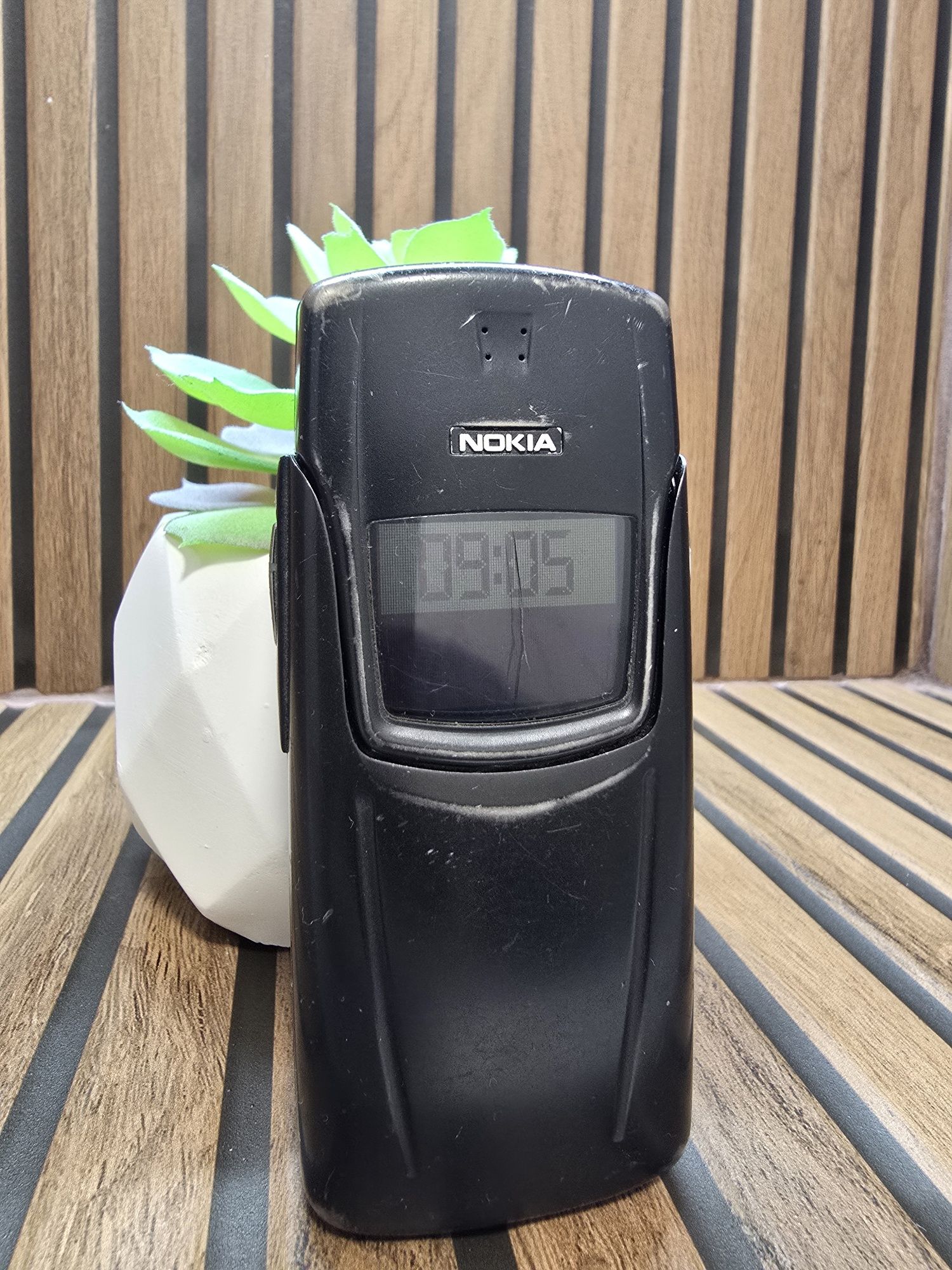 Телефон Nokia 8910i