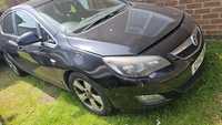 Dezmembrez Opel astra j 2.0d