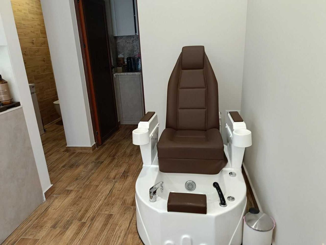 Продава се Магазин в Пловдив, Тракия - 69 кв.м за 3580 €/кв.м - Снимка #5