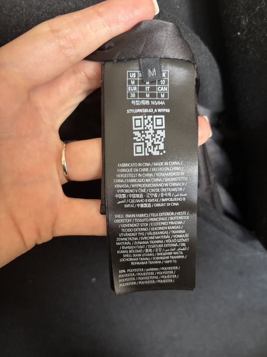 Зимно палто Guess черно размер М