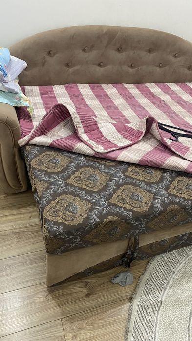 Срочно! Диван тахта в хорошом состоянии. За 40 000 тг