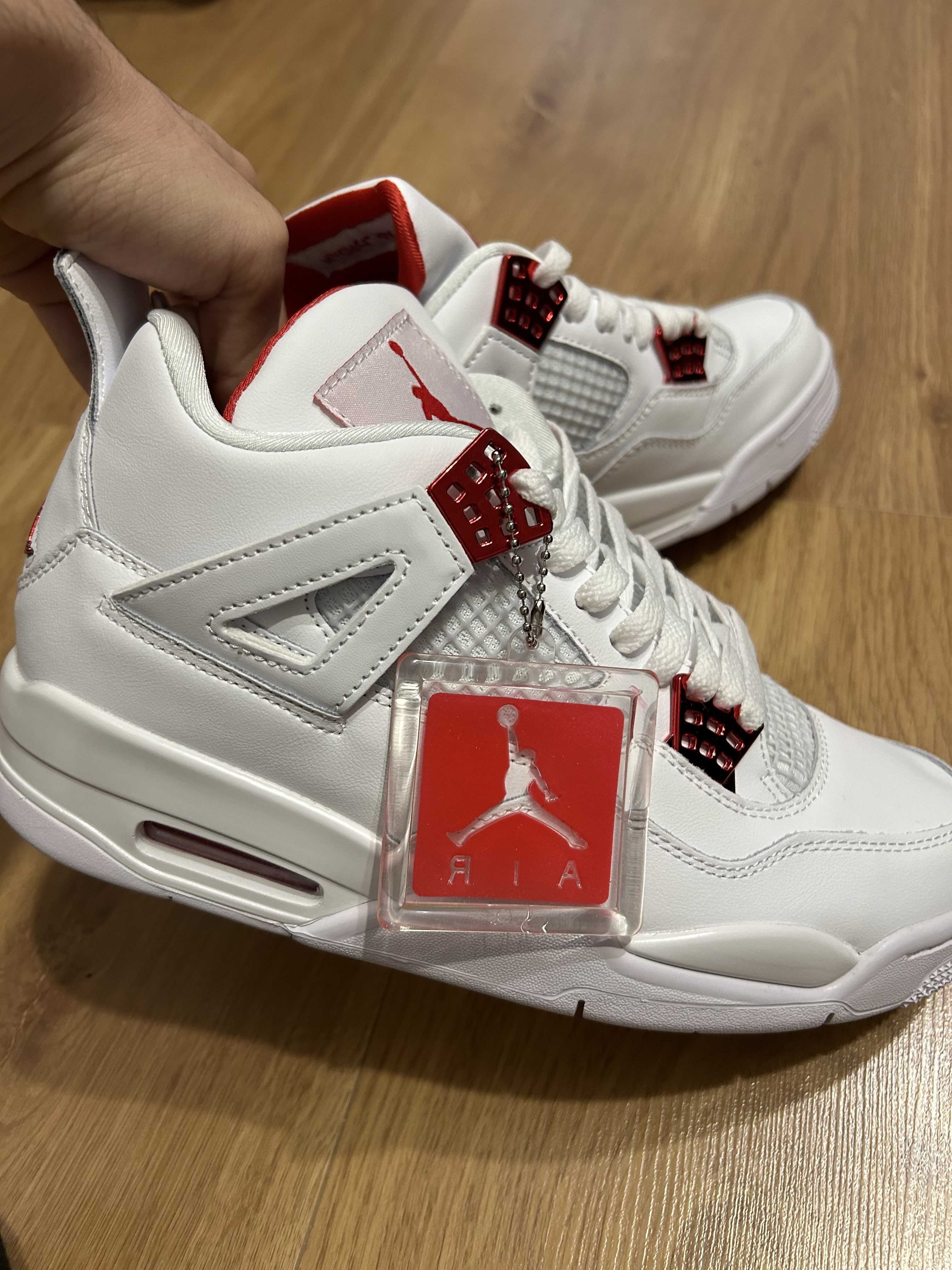 Jordan 4 Metalic red