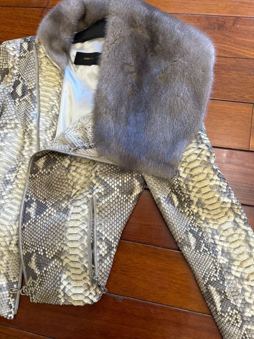 Geaca de piton cu guler de nurca