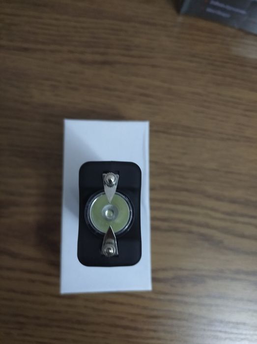 Фонарик яркий с зарядкой