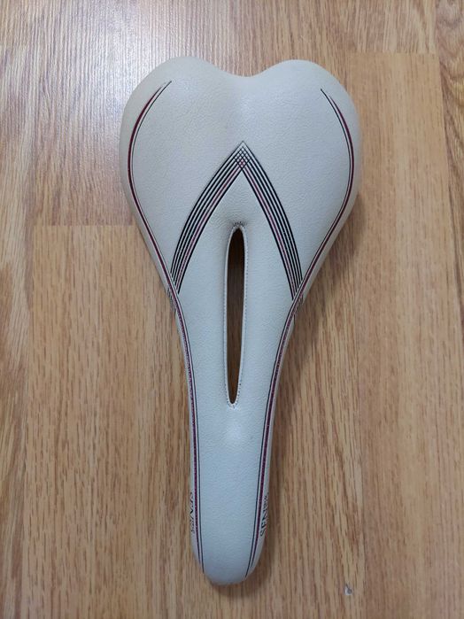 Șa bike Velo Senso Pro 131 x 275 mm
Alba Șine CrN/Ti 219 g NOS 0003-B3