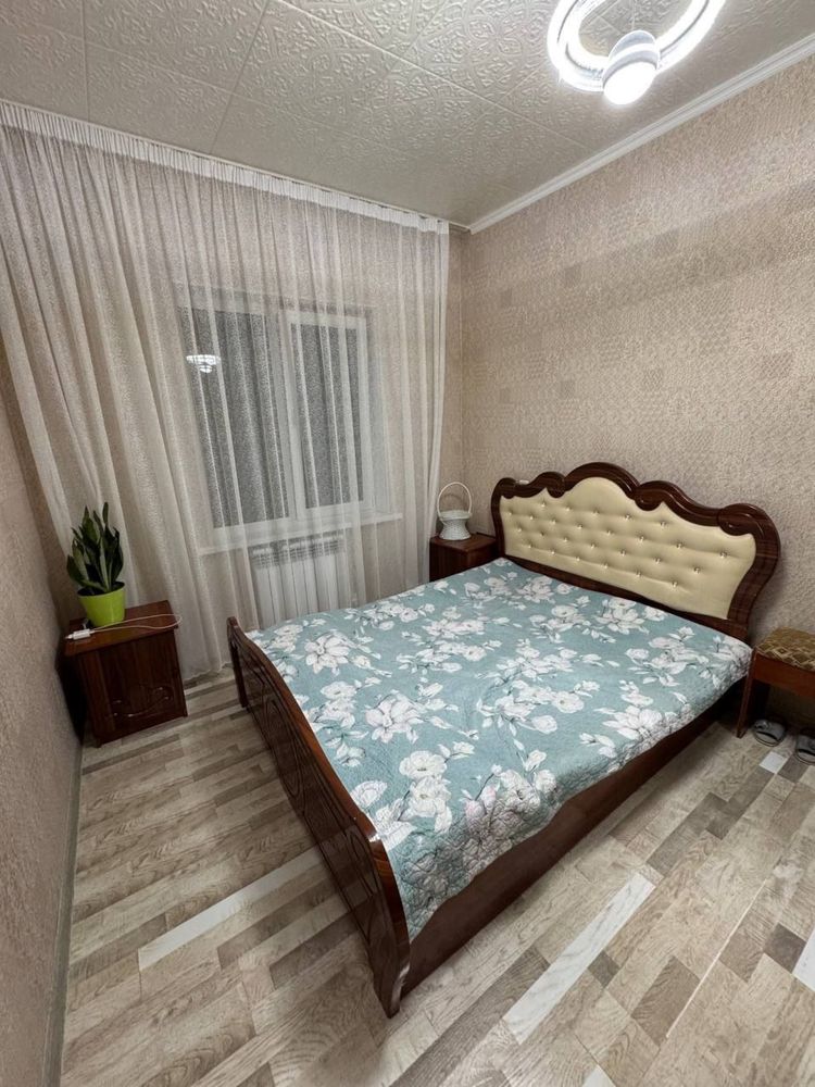 Срочно продаеться квартира Чирчике 8микрарайоне центре