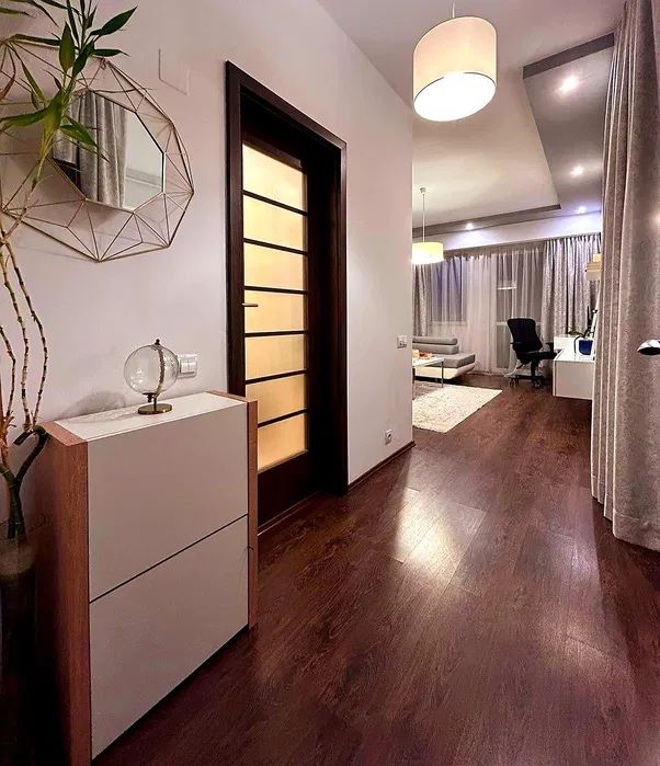 Apartament cu o camera si nisa de dormit/terasa/perfect pentru chirie