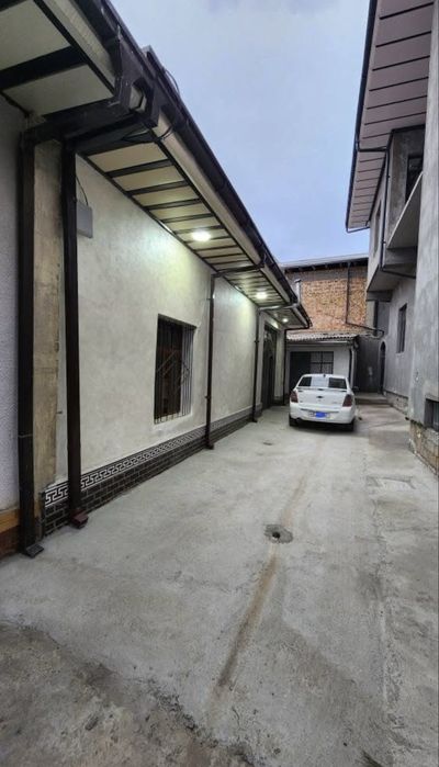 Срочно катта ховли сотилади 12.400 соток, шахар центрда жойлашган