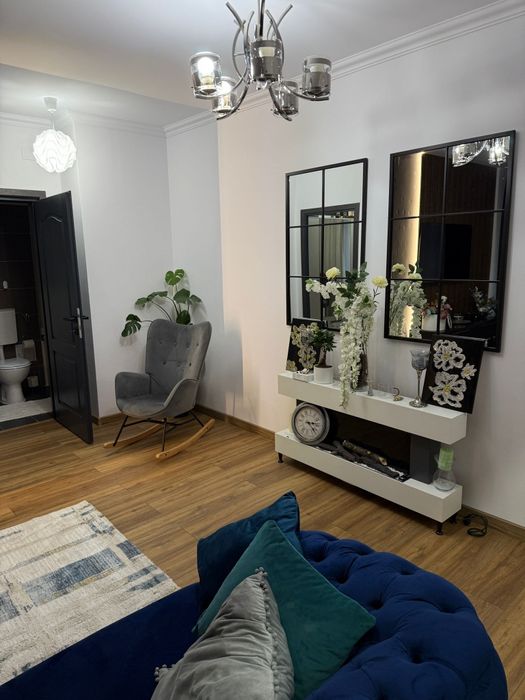Vand apartament cu 3 camere