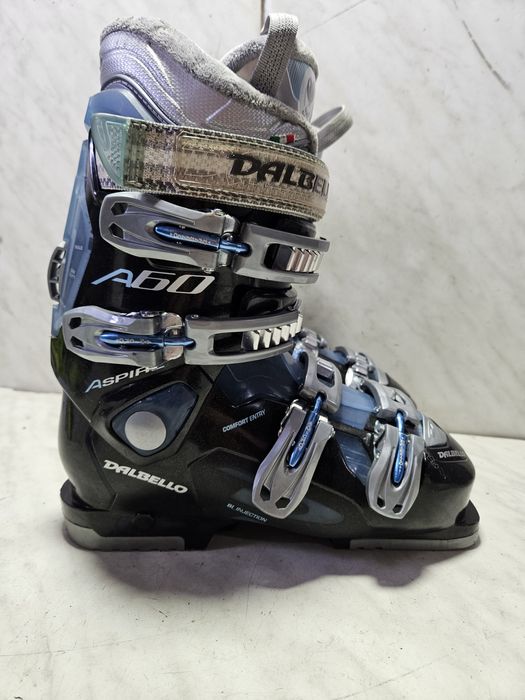 Clapari ski schi  Dalbello  mondo 24,5  corespunde mărimii 38