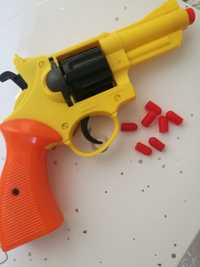 Детски пистолет с гумени куршуми