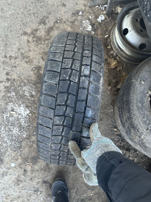 Продам Шины r16 dunlop 205/55/16.