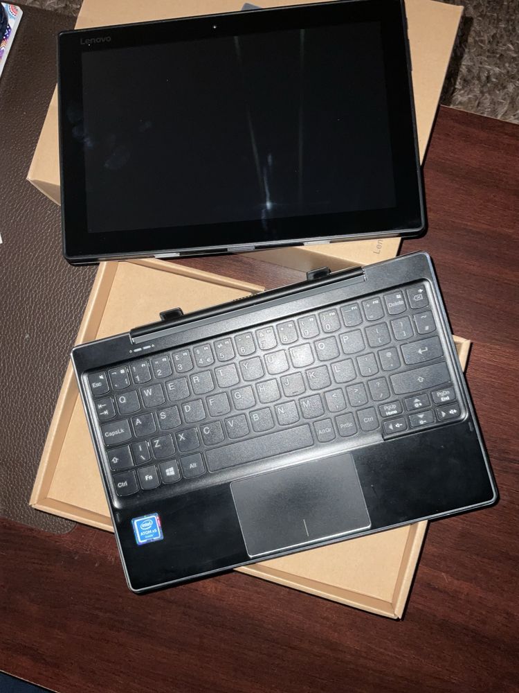 Laptop Lenovo 2 in 1 Idea pad 310 - Laptop si tableta