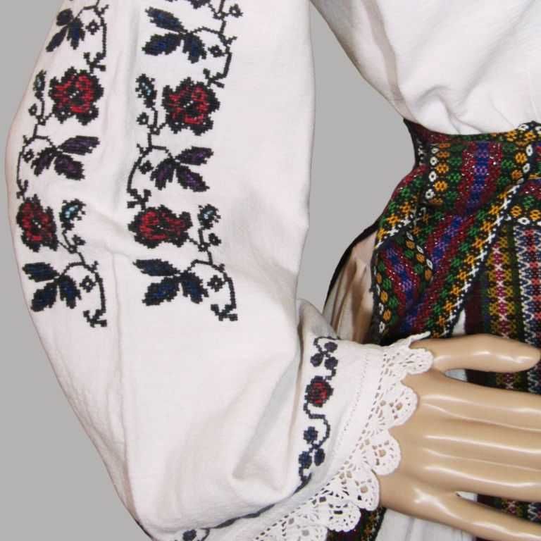 Costum popular romanesc din Banatul montan , port popular M-L