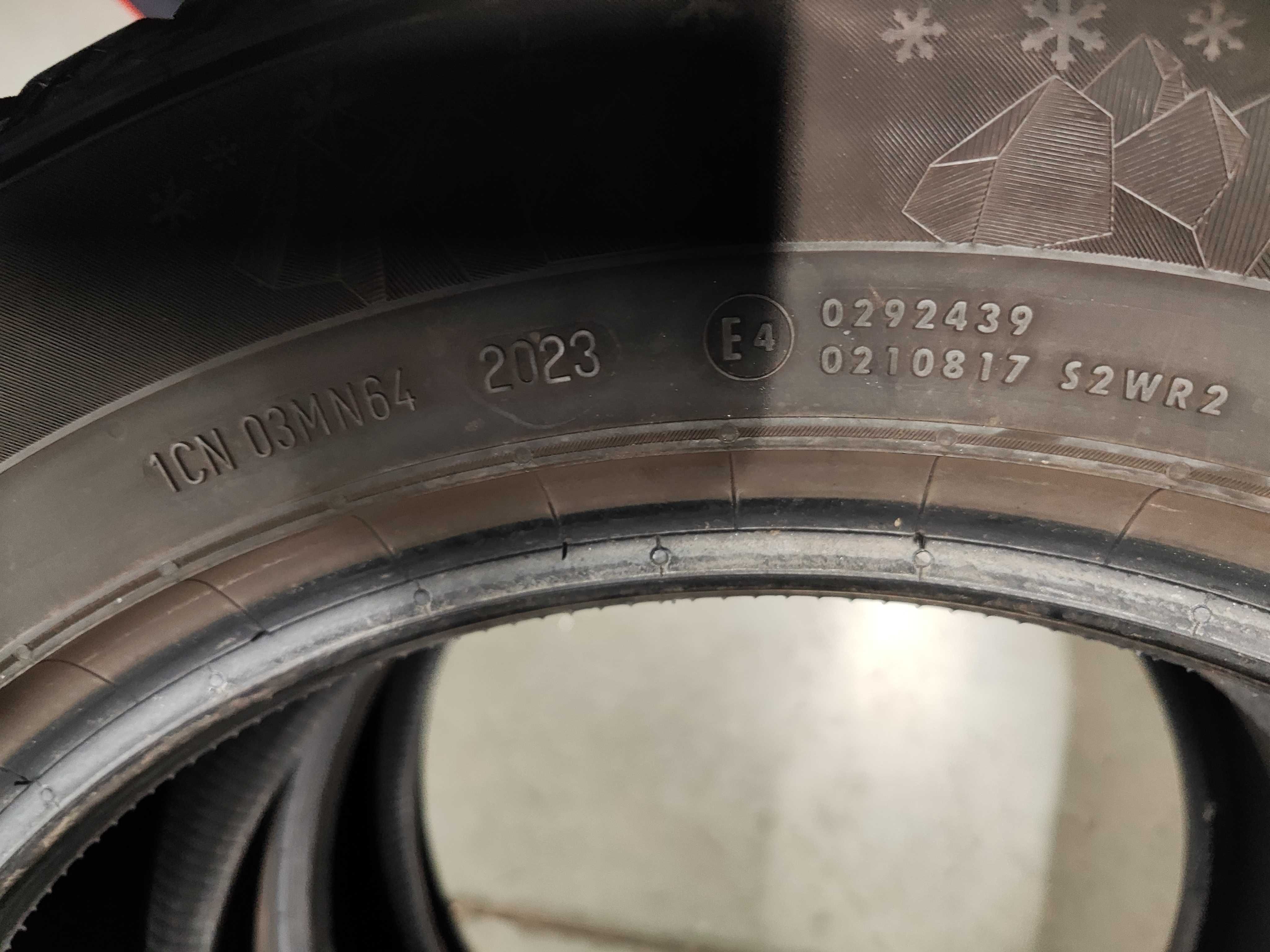 2бр.зимни гуми 215/65/17 Semperit