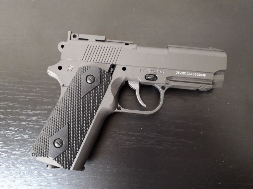 Reducere Upgradat 4.5j Colt 1911 SHORT full metal pistol airsoft+cadou