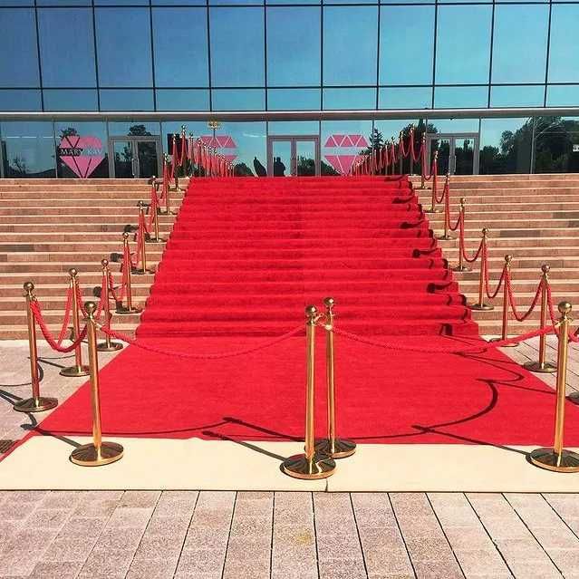 Аренда и продажа ограничительных стоек