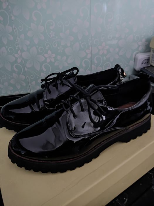 Продам женские туфли