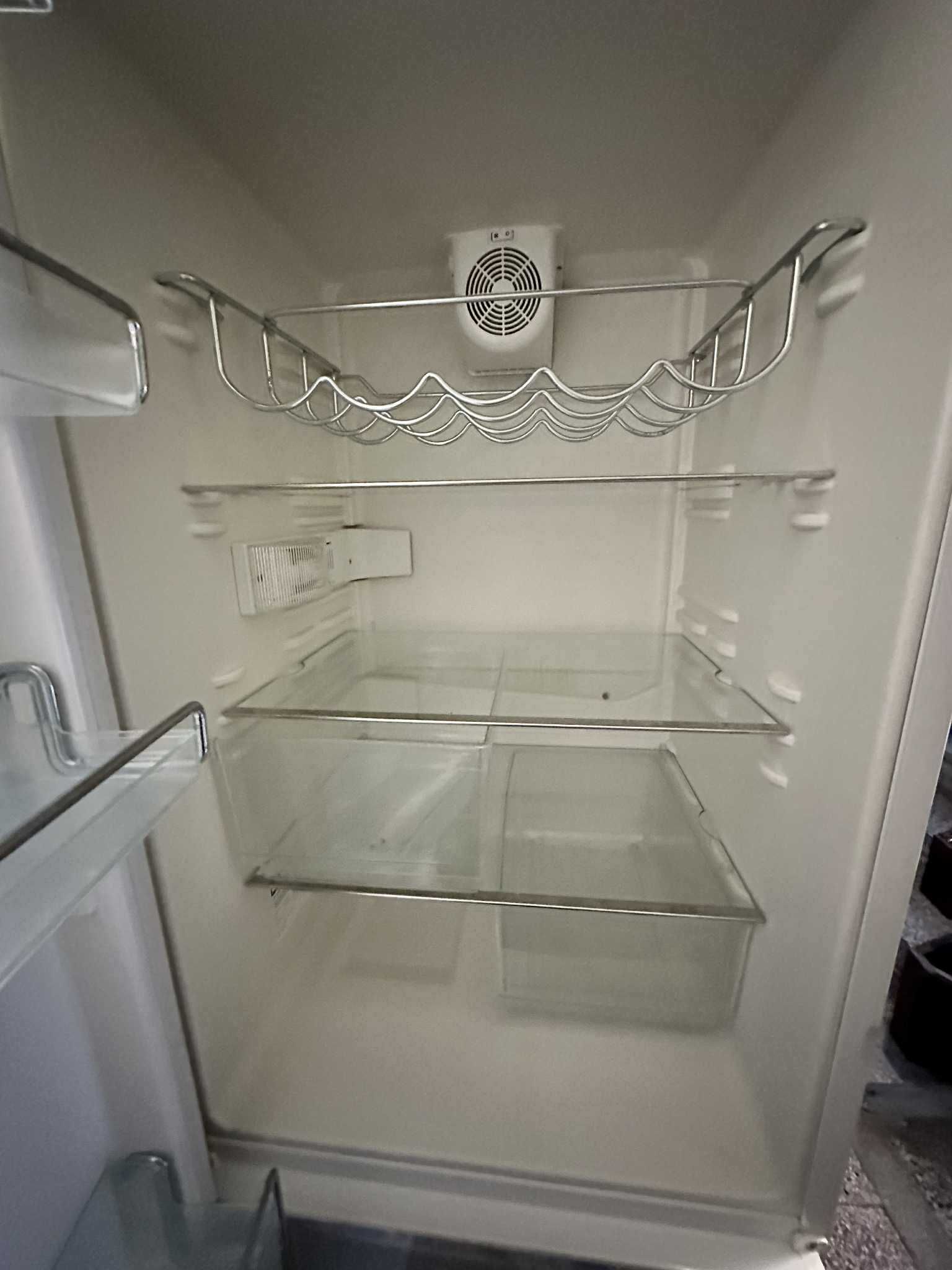 Продава се хладилниk Miele KFN 8852 SD