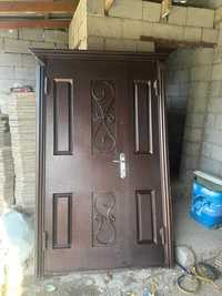 Железный дверь местного ппризводство в отличном состояние