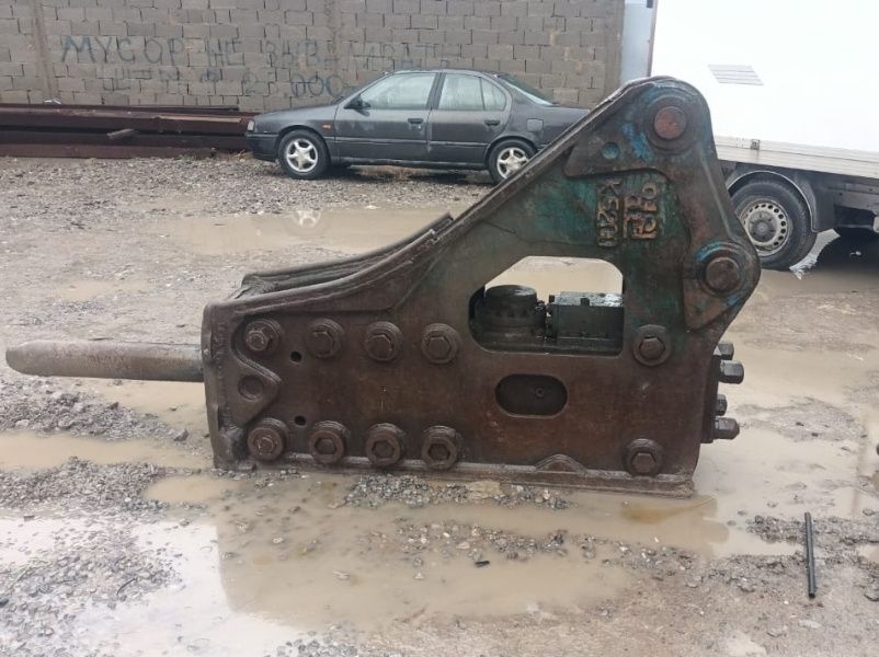 Гидромолот для гусеничной экскаватора